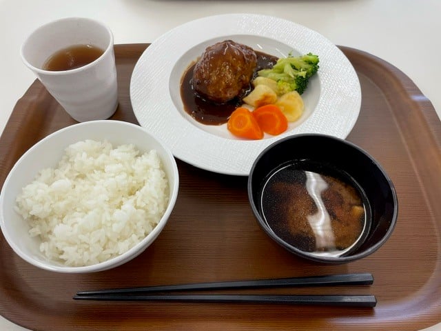 手捏ねハンバーグ